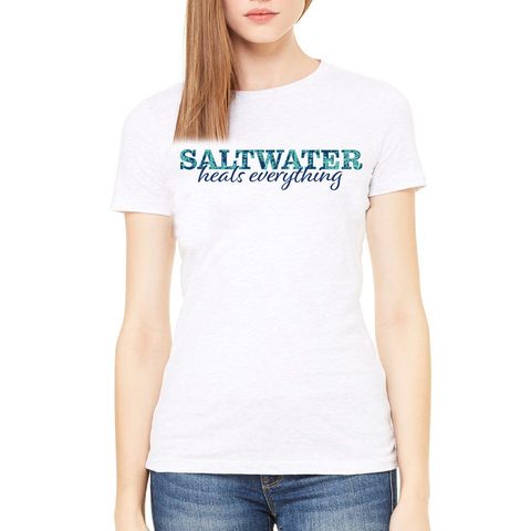 Camiseta "El agua salada lo cura todo"